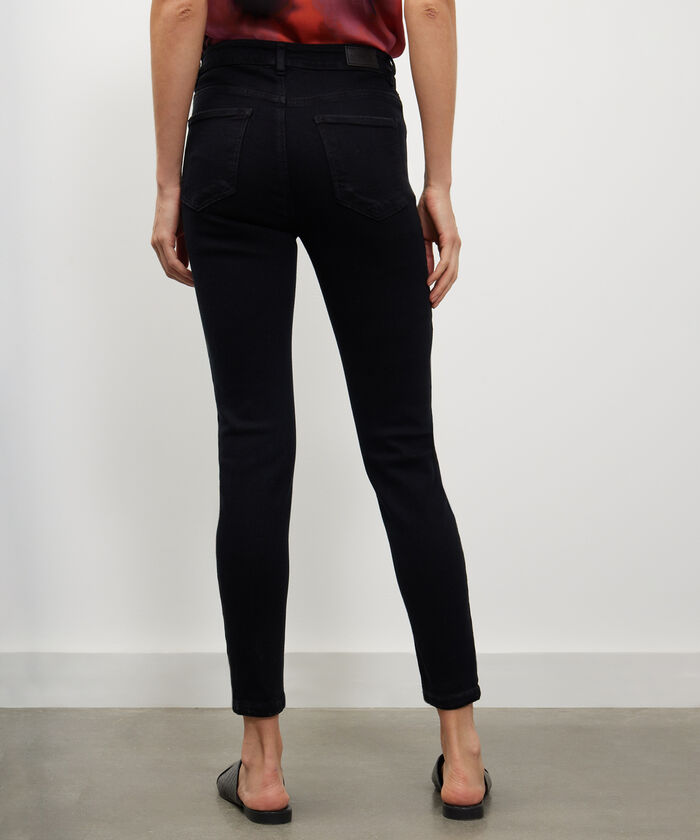 Jean Esencial Skinny Black