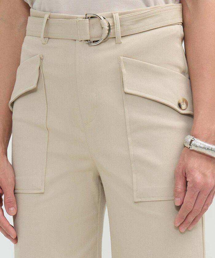 Pantalón Casual Bolsillos de Tapa