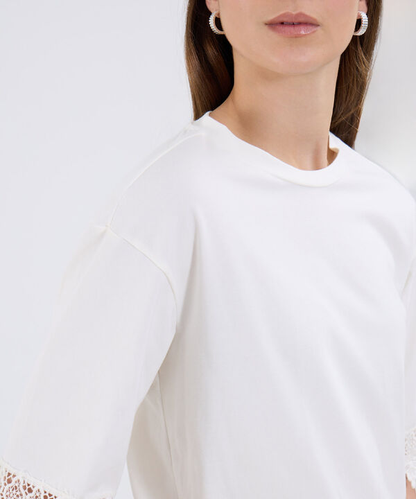 Camiseta Con Detalle