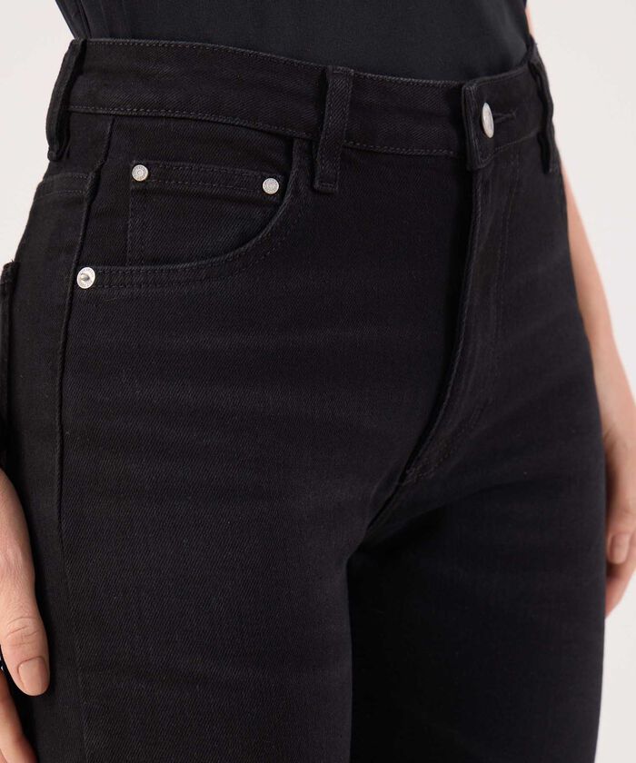 Jean Straight Con Desgaste 