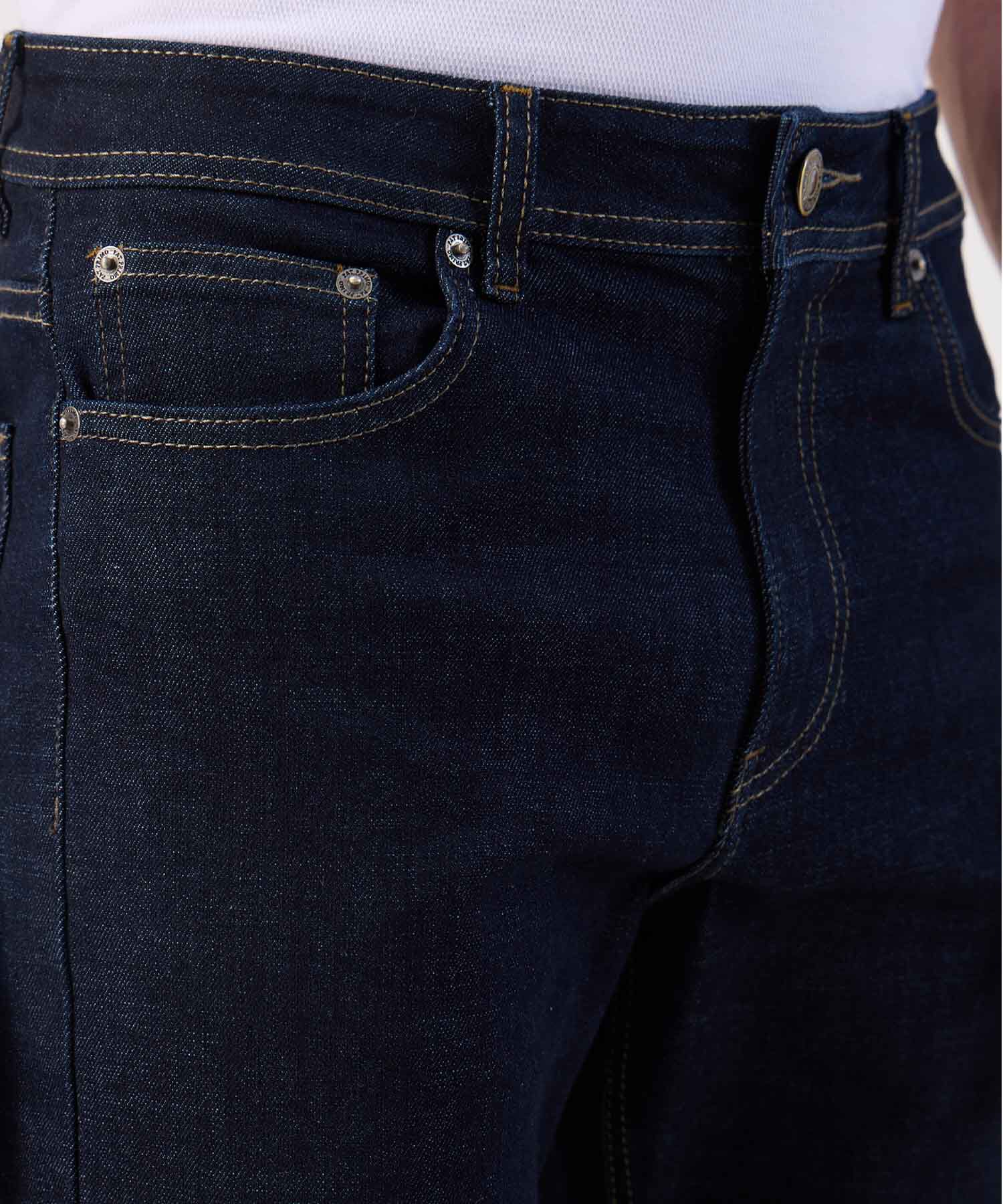 Jean de Lavado Oscuro y Corte Recto Para Hombre