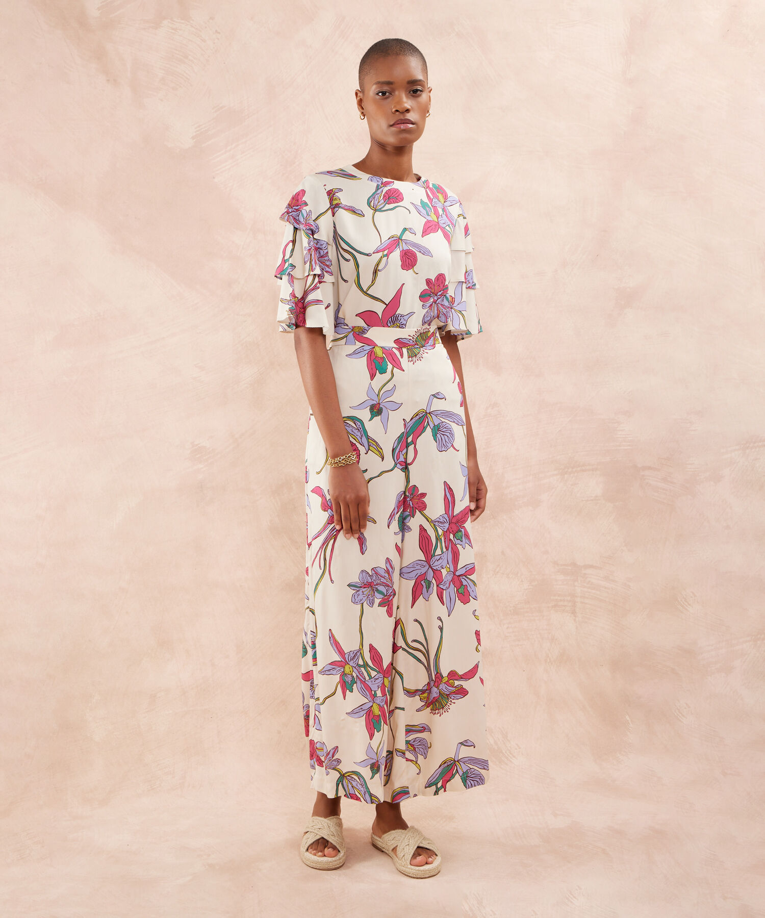 Blusa Manga Corta Unicolor Con Capas En Manga