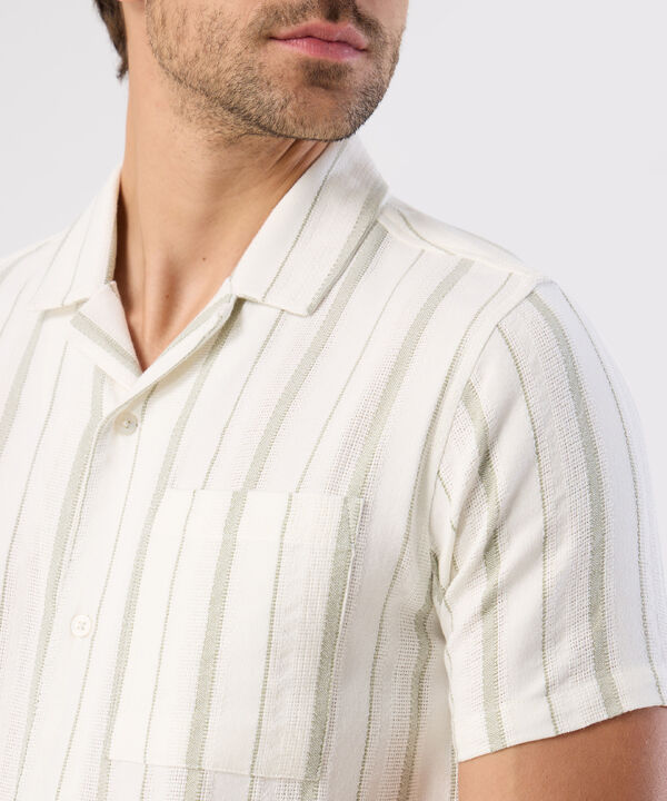 Camisa Resort Con Bolsillo De Hombre
