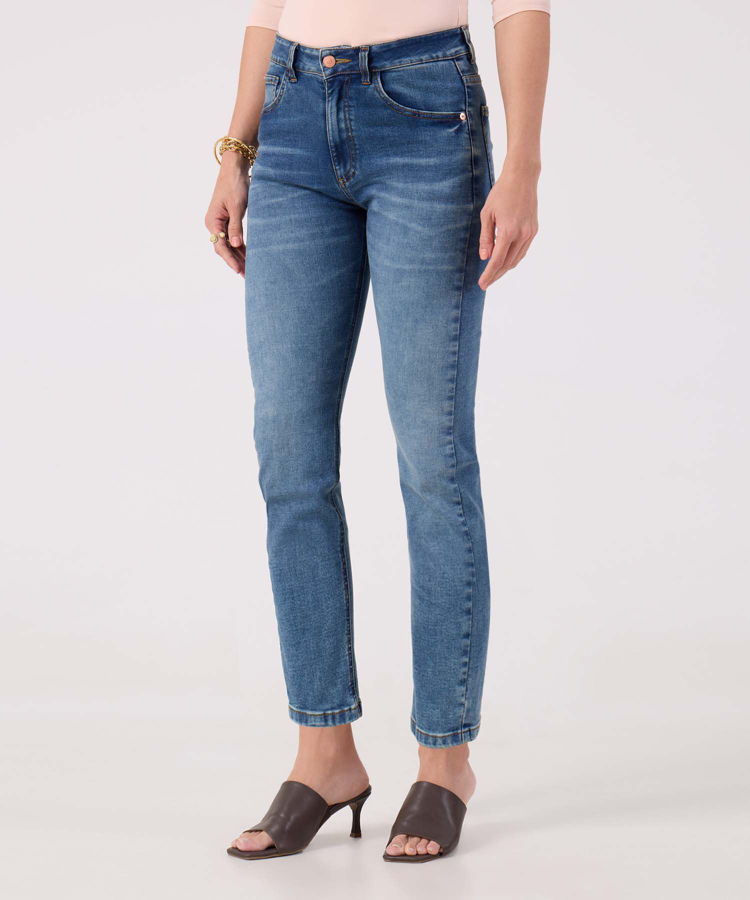 Jeans Slim Tono Azul Medio 