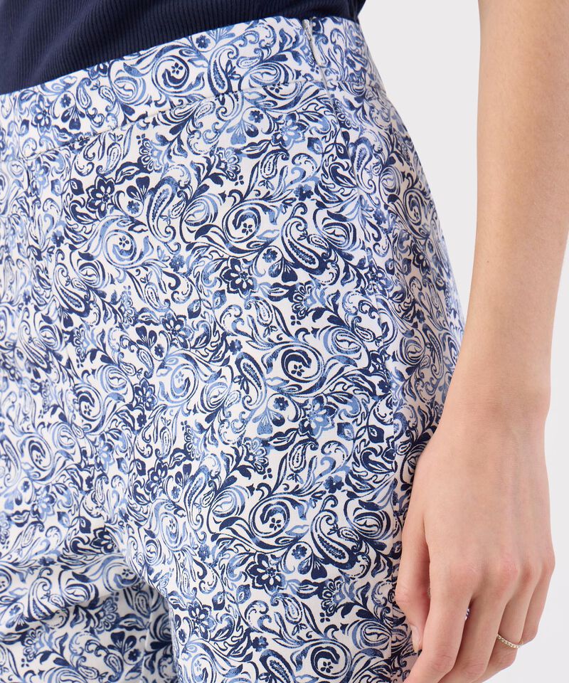 Pantal&oacute;n Slim Fit Estampado Floral Tobillero