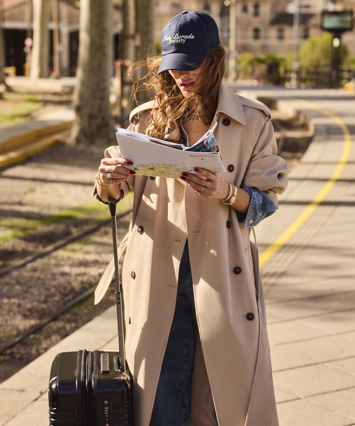 Chaqueta Larga Con Cintur&oacute;n Para Mujer