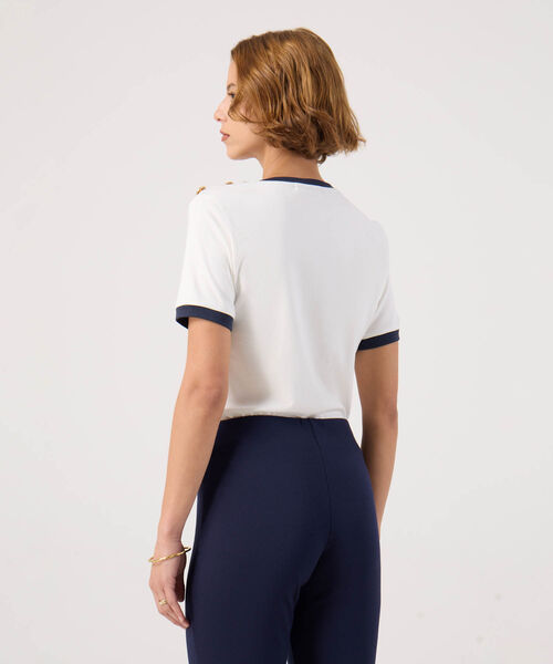 Camiseta con detalle en hombros 