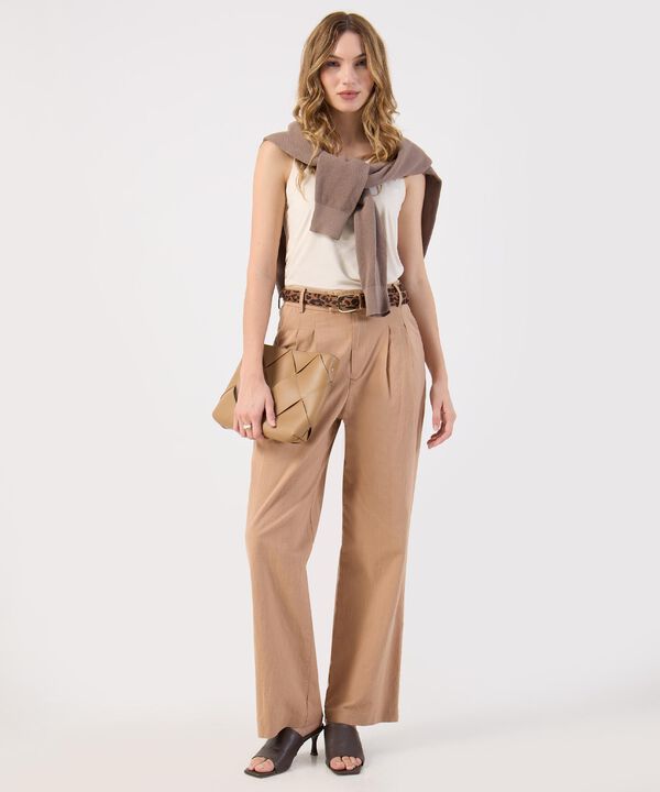 Pantal&oacute;n Ancho Pinzas Lino Color Camel