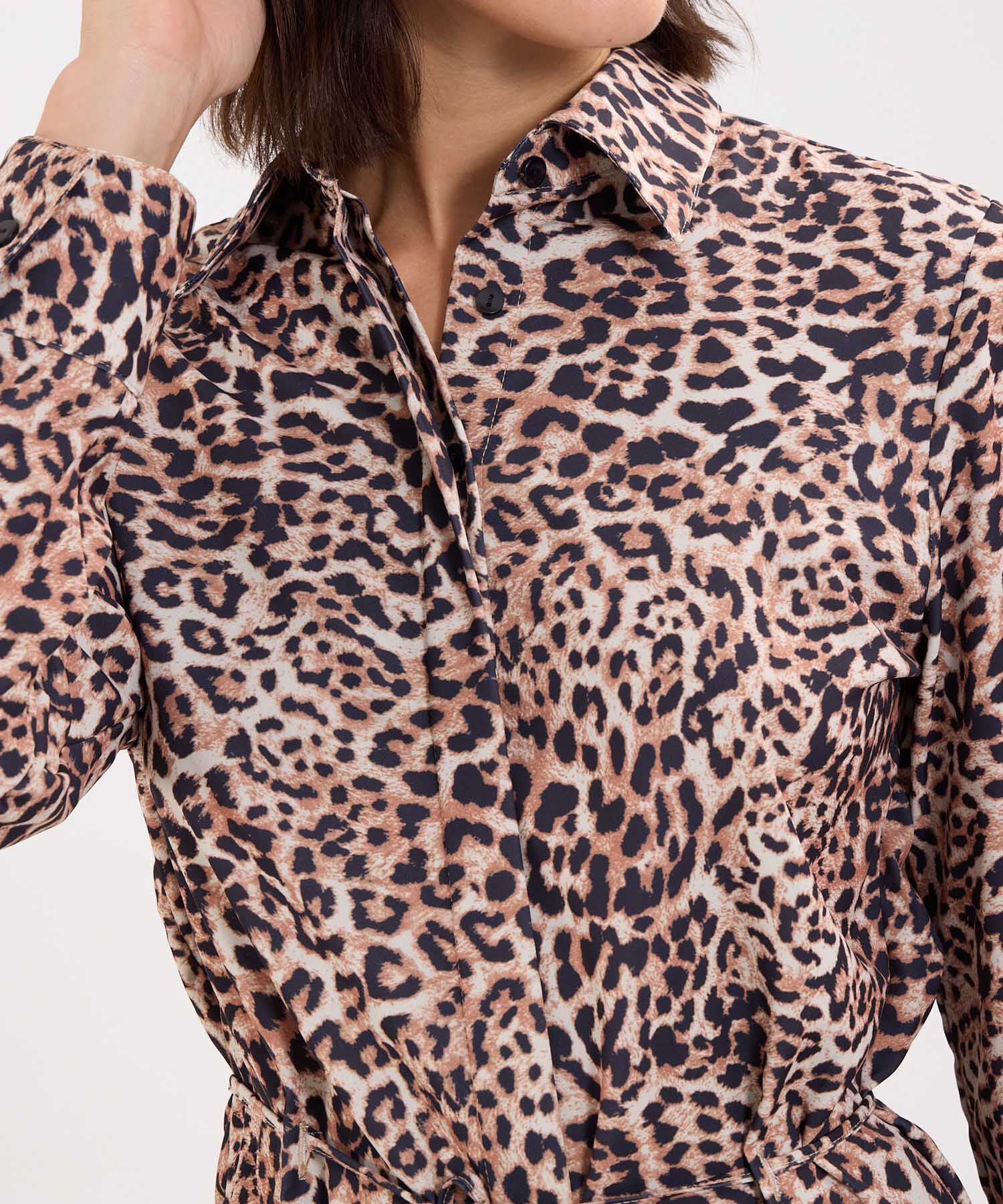 Camisa Animal Print de Manchas