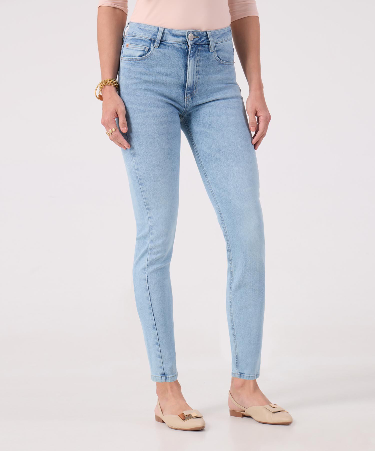 Jeans Slim Tono Azul Claro 