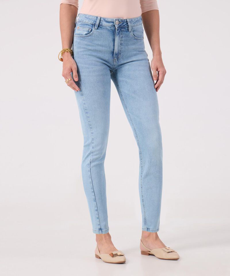 Jeans Slim Tono Azul Claro 