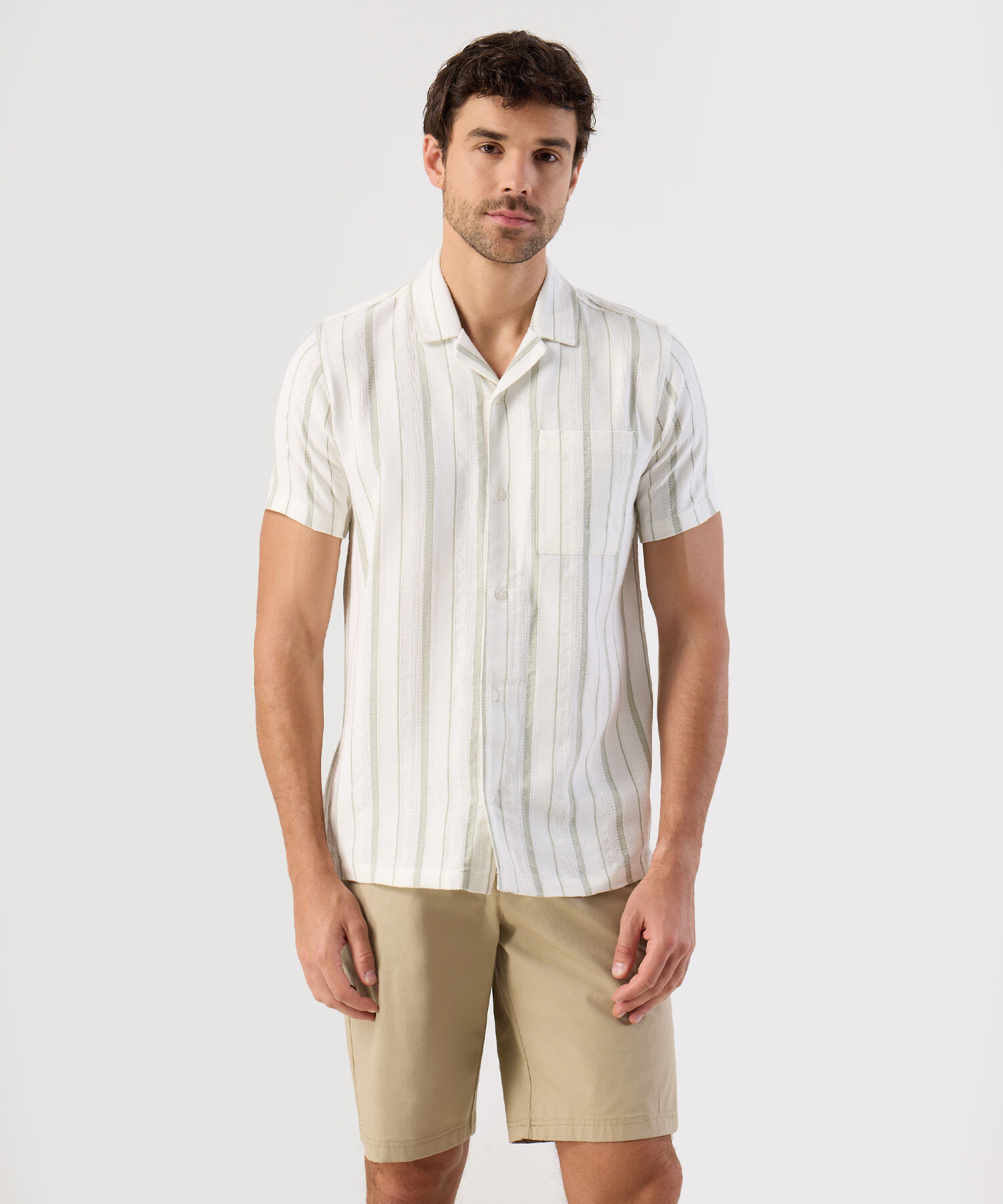 Camisa Resort Con Bolsillo De Hombre