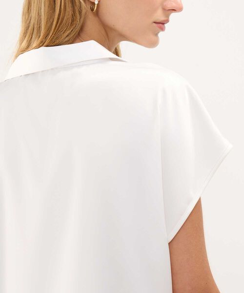 Blusa Satinada Escote en V