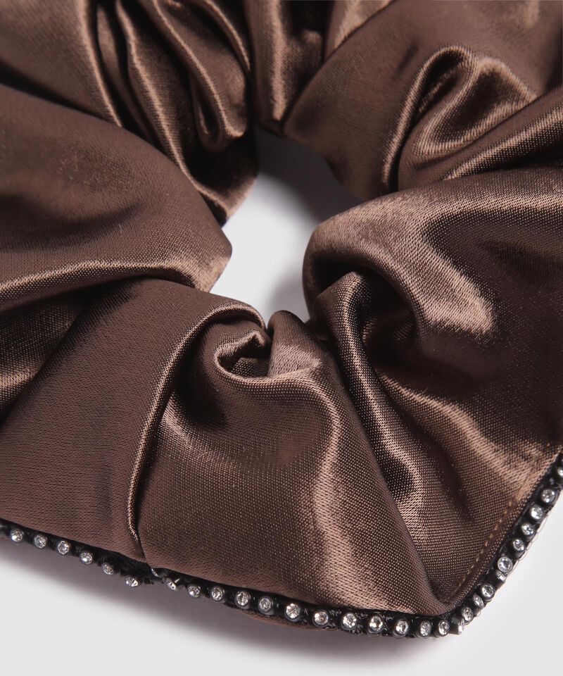 Mo&ntilde;a Satinada Con Detalle 