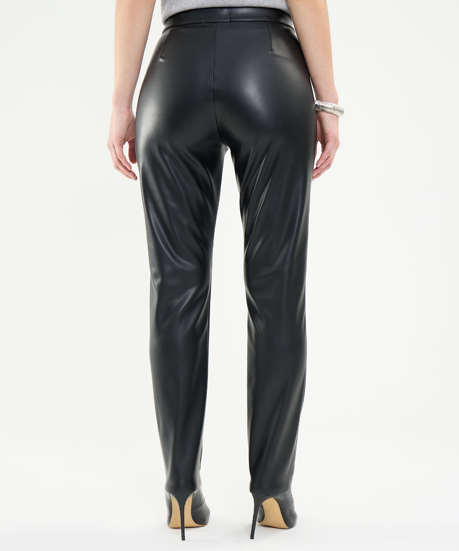 pantalón en Efecto Cuero