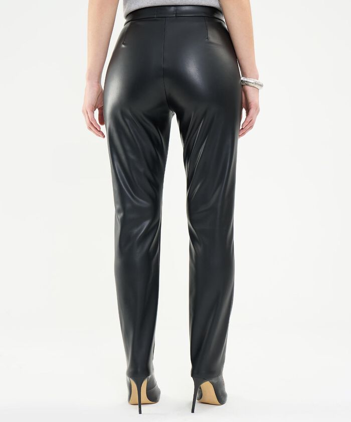 pantalón en Efecto Cuero