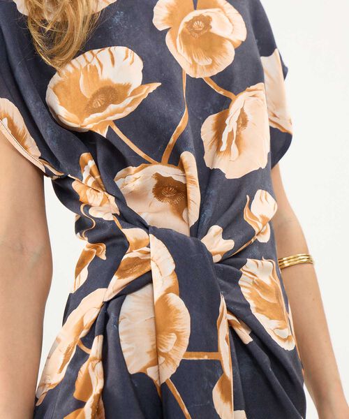 Blusa Estampada con Anudado image number null