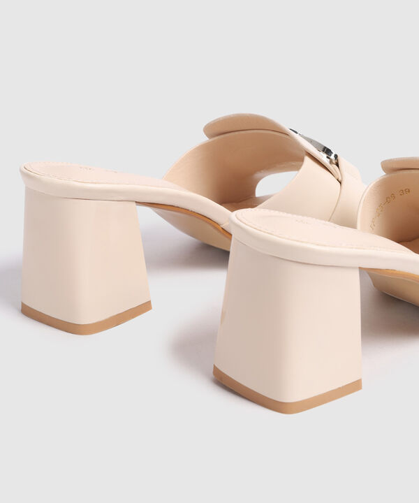 Sandalias De Tac&oacute;n Con Detalle De Eslab&oacute;n Para Mujer