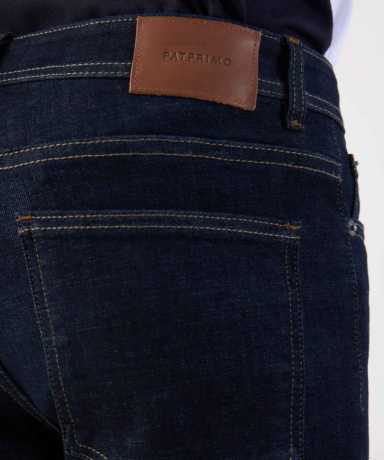 Jean de Lavado Oscuro y Corte Recto Para Hombre