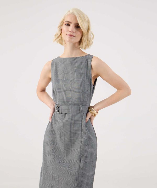 Vestido Corto Prete&ntilde;ido