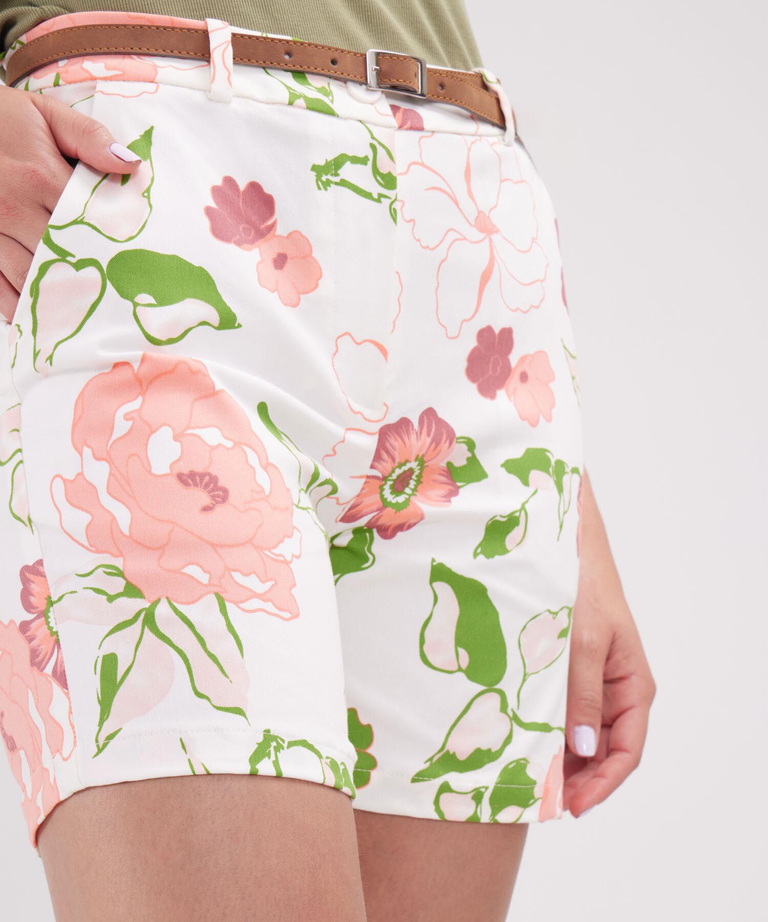 Bermuda Corta Estampada  Con Cinturon