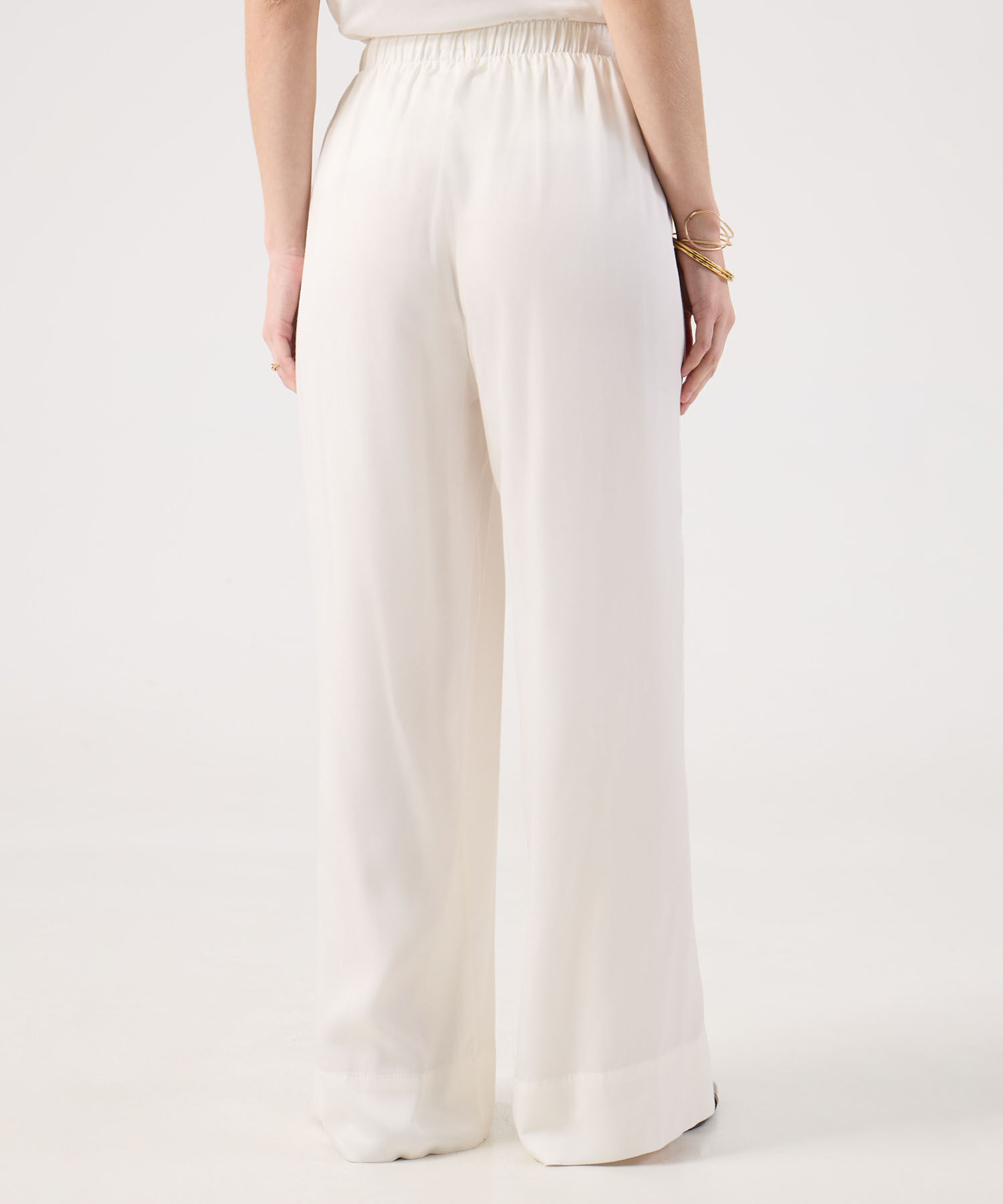 Pantalón Fluido Con Pretina Resortada