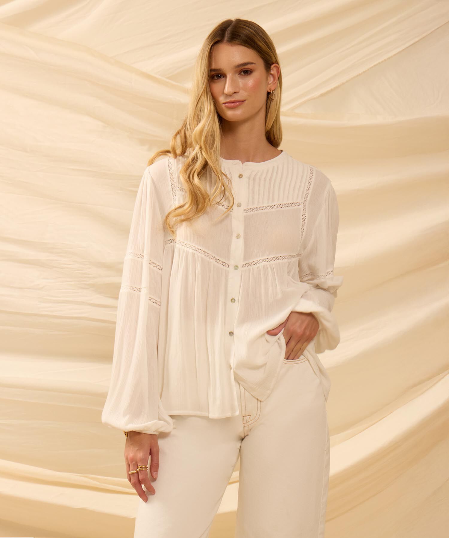 Blusa Unicolor Con Encaje Para Mujer