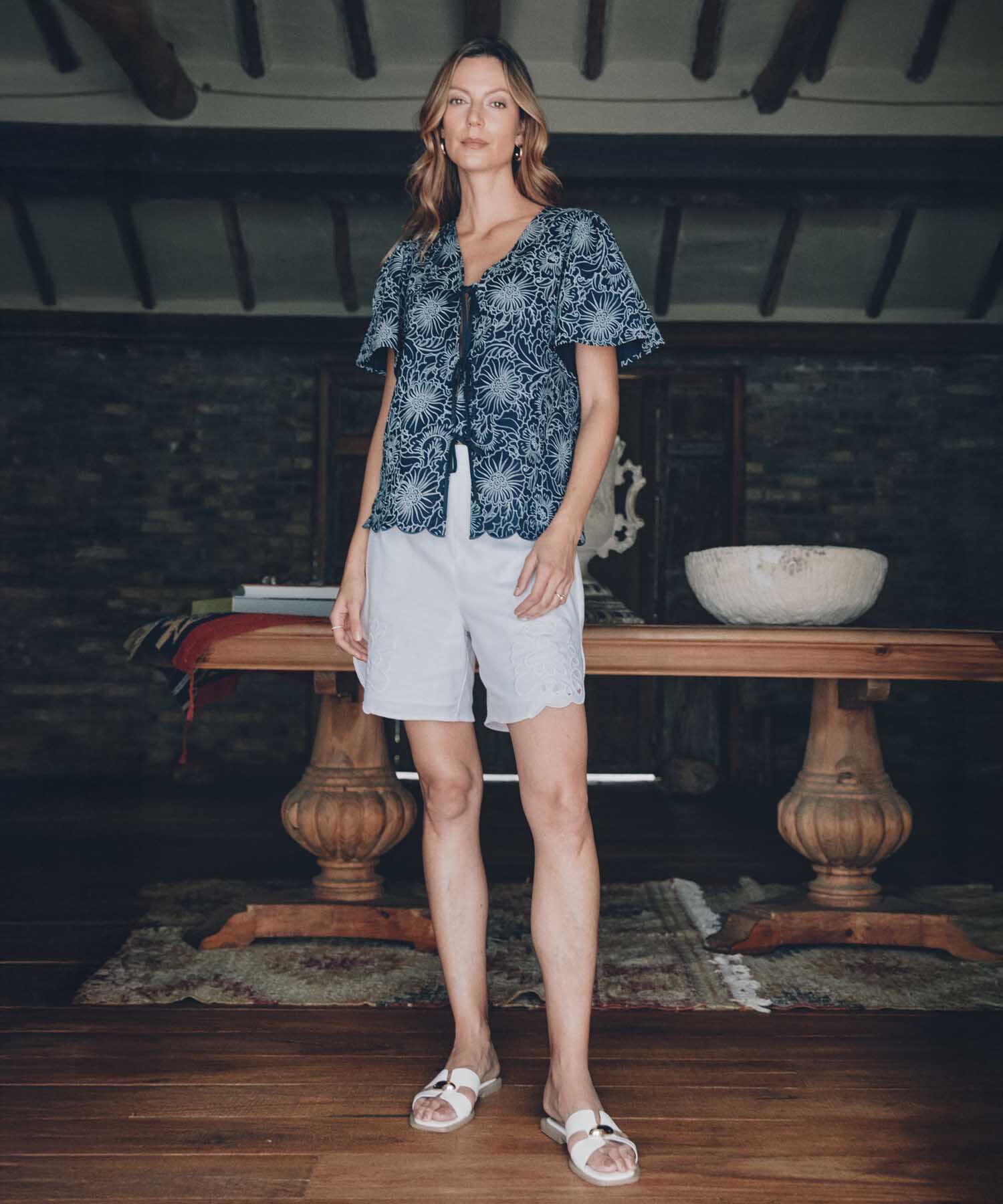 Bermuda con Detalle Bordado en Borde Para Mujer