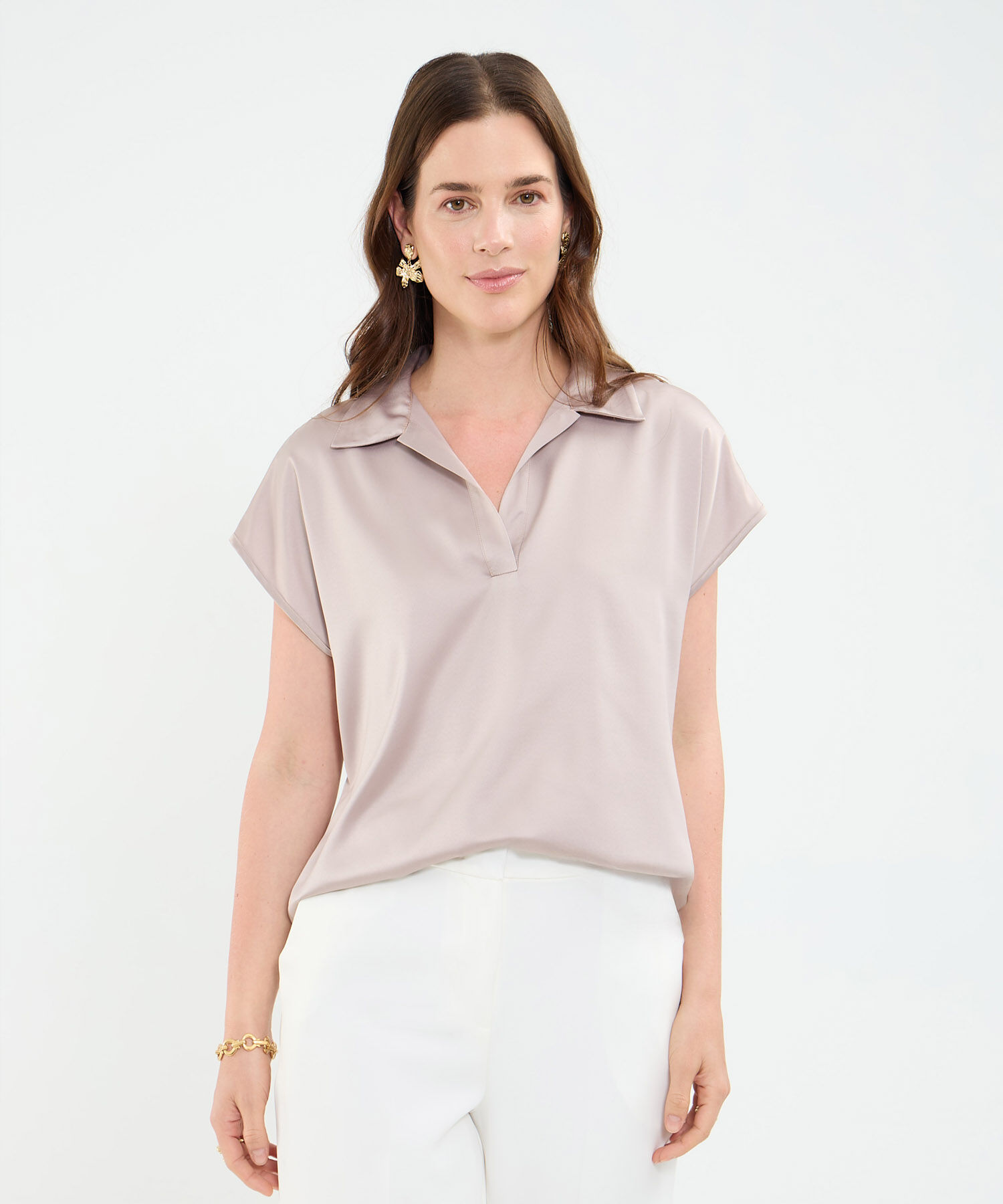 Blusa manga corta corrida unicolor en satin para mujer