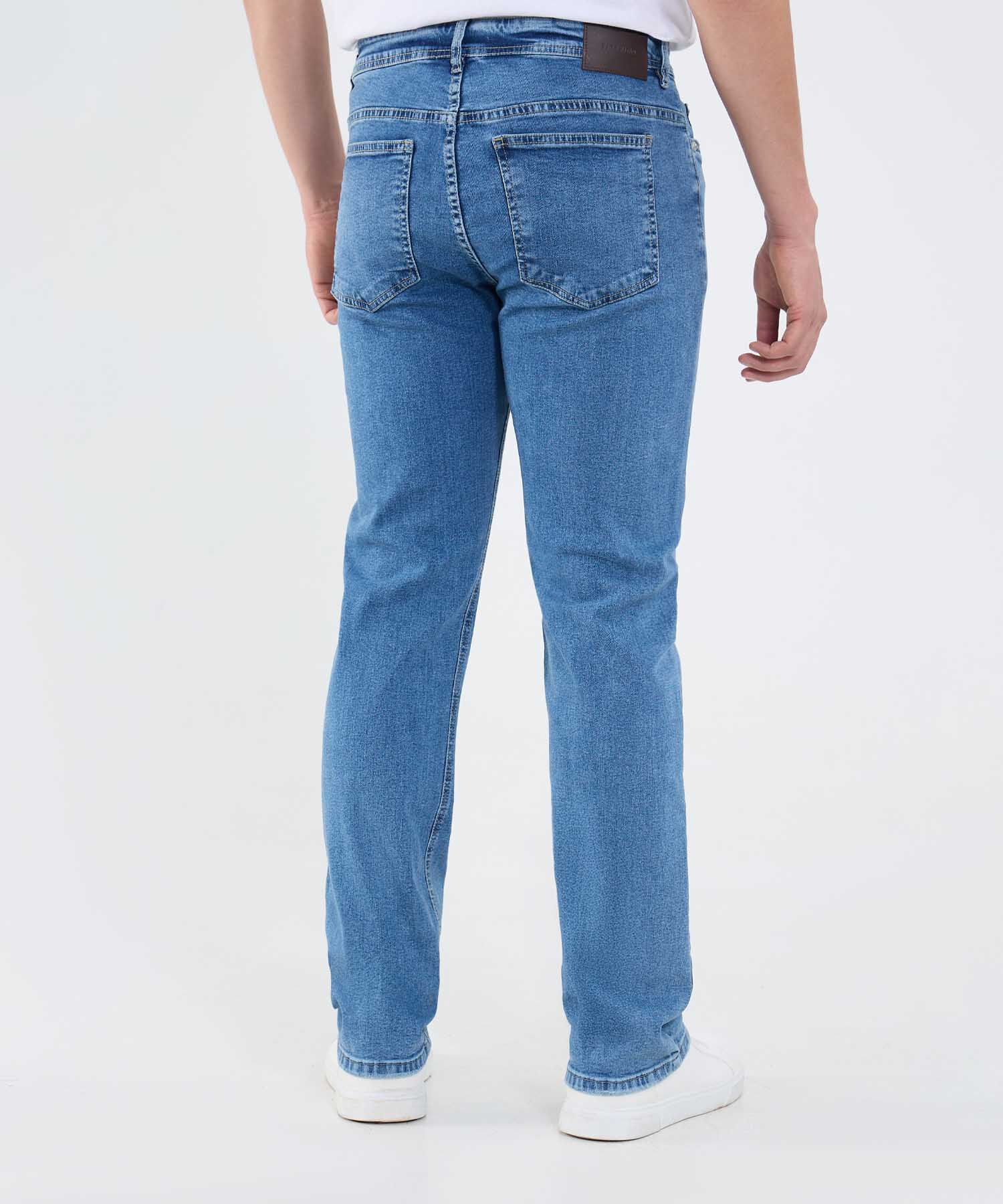 Jeans Regular Con Desgastes