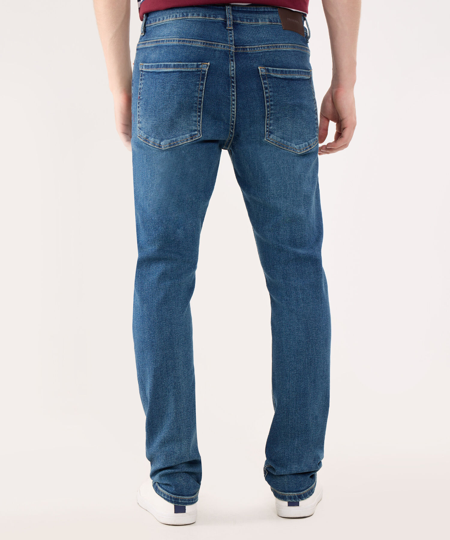 Jean Jean Masculino Slim Tono Azul Medio.