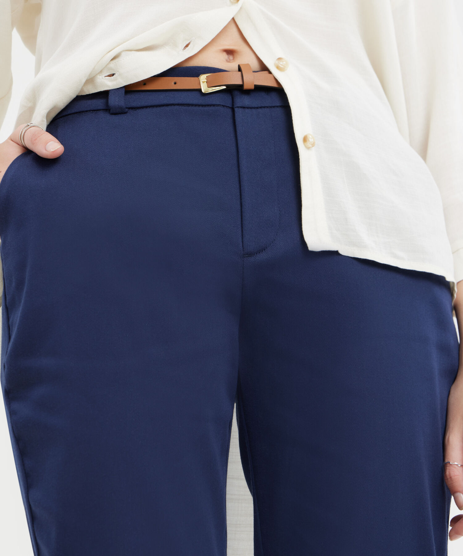 Pantalon Basico Bolsillos Diagonal