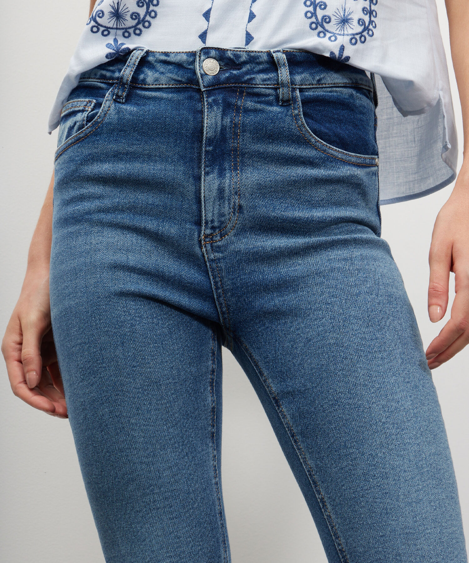 Jean Esencial Skinny Med Blue
