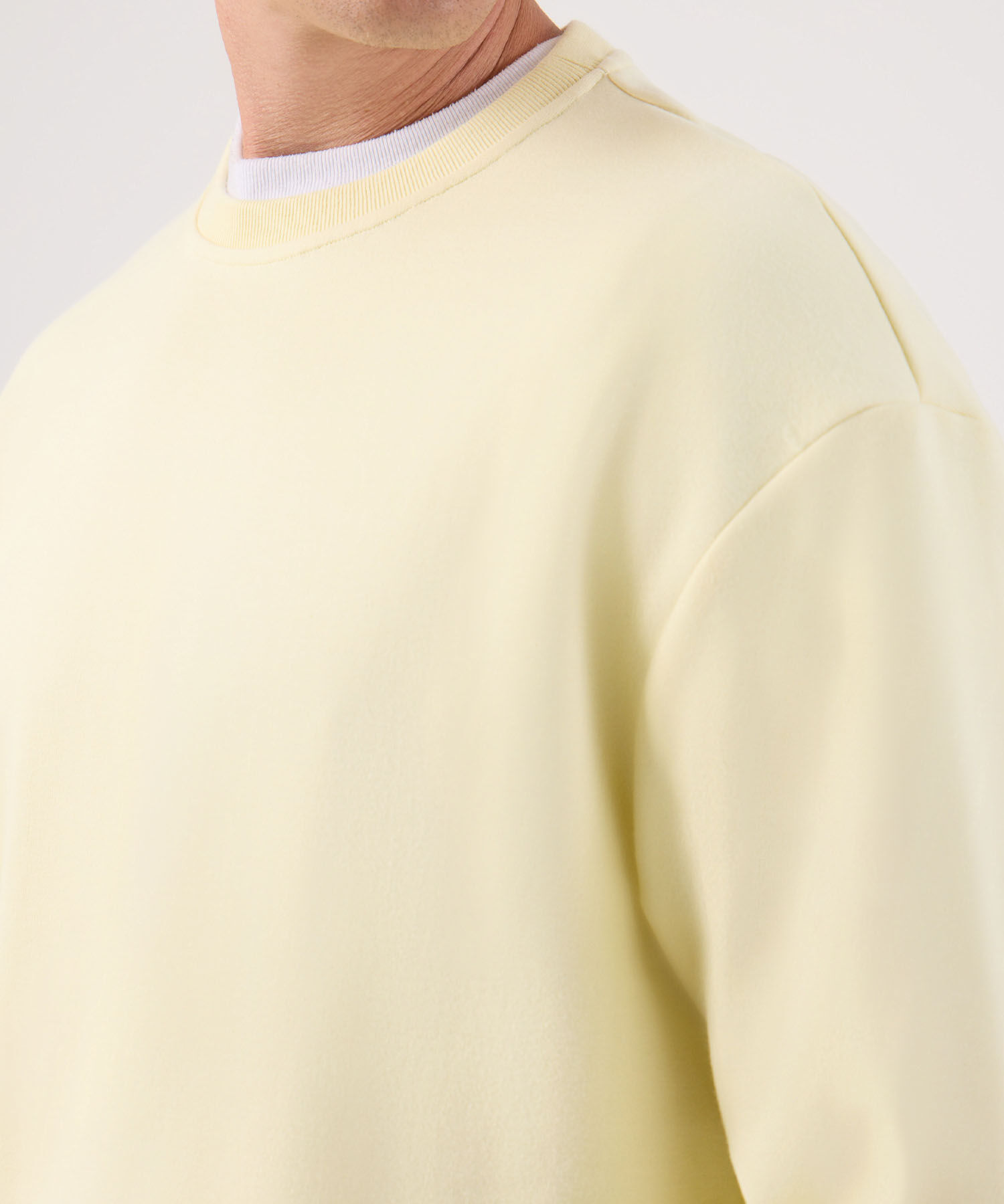 Buzo Unicolor Cuello Redondo