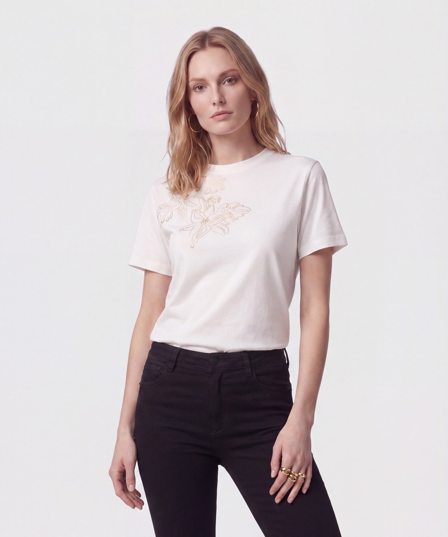 Camiseta Con Bordado Floral Para Mujer