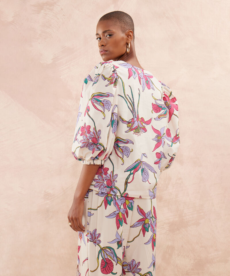 Blusa Manga Tres Cuartos Estampada, Con Cinturon Envolvente En Cintura.