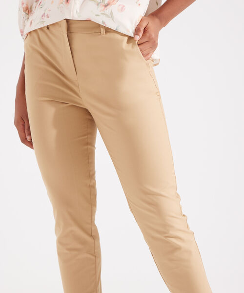 Pantalón Capri Con Bolsillos image number null