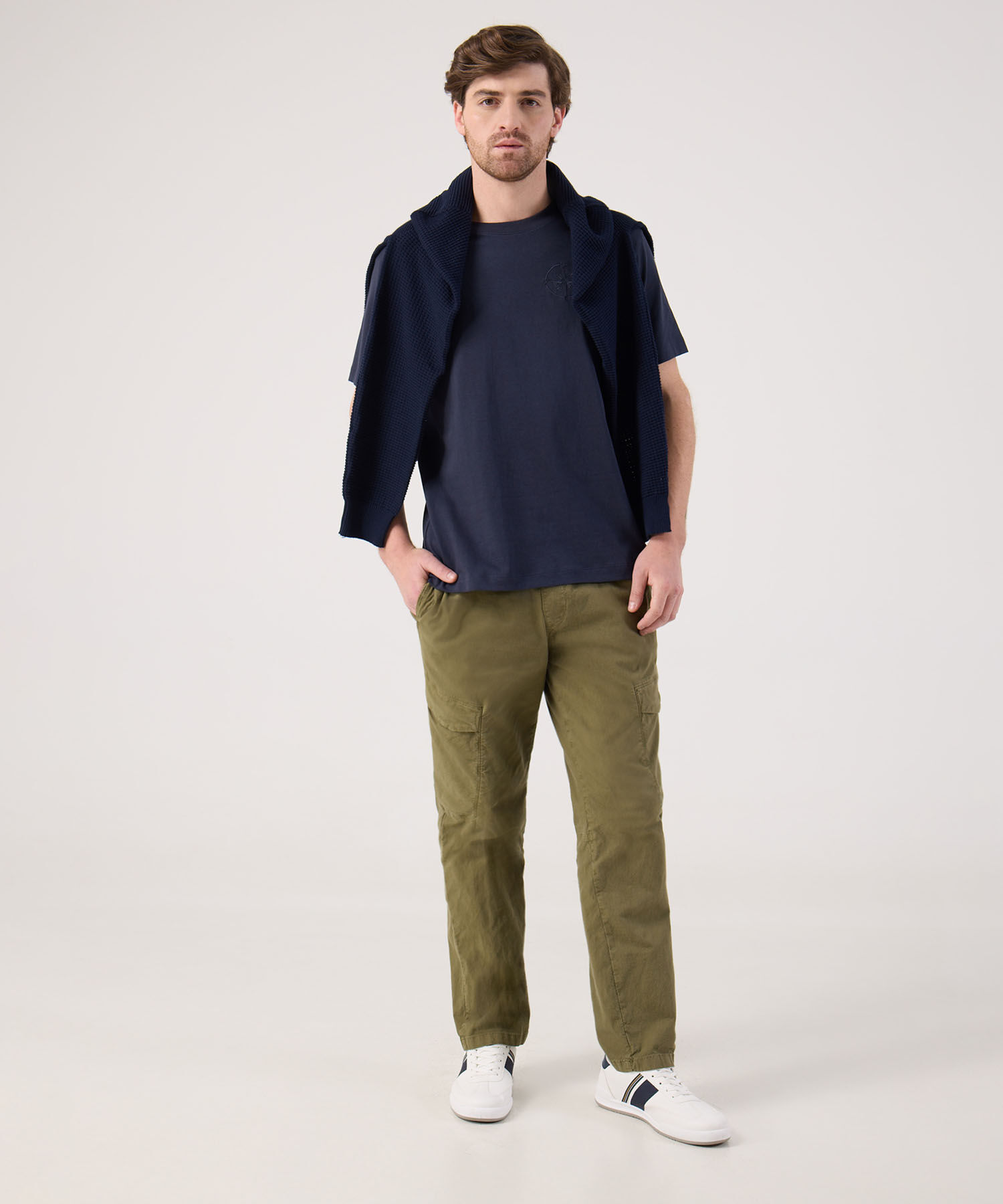 Jogger unicolor con cinta para ajustar 