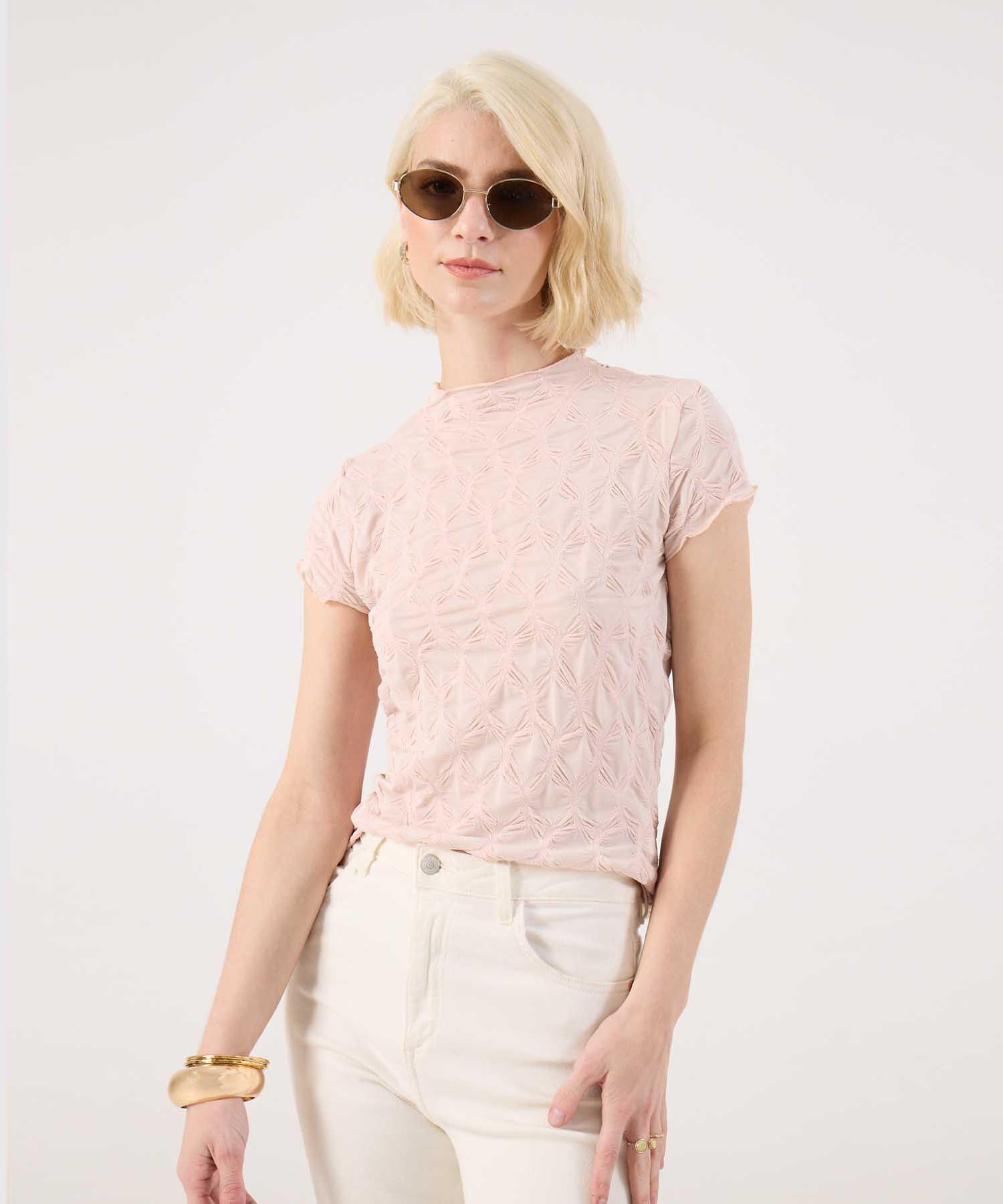 Camiseta Cuello Alto Texturizada