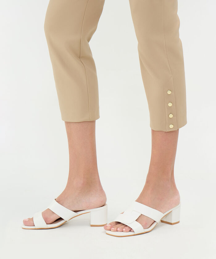 Pantalón Capri con Taches