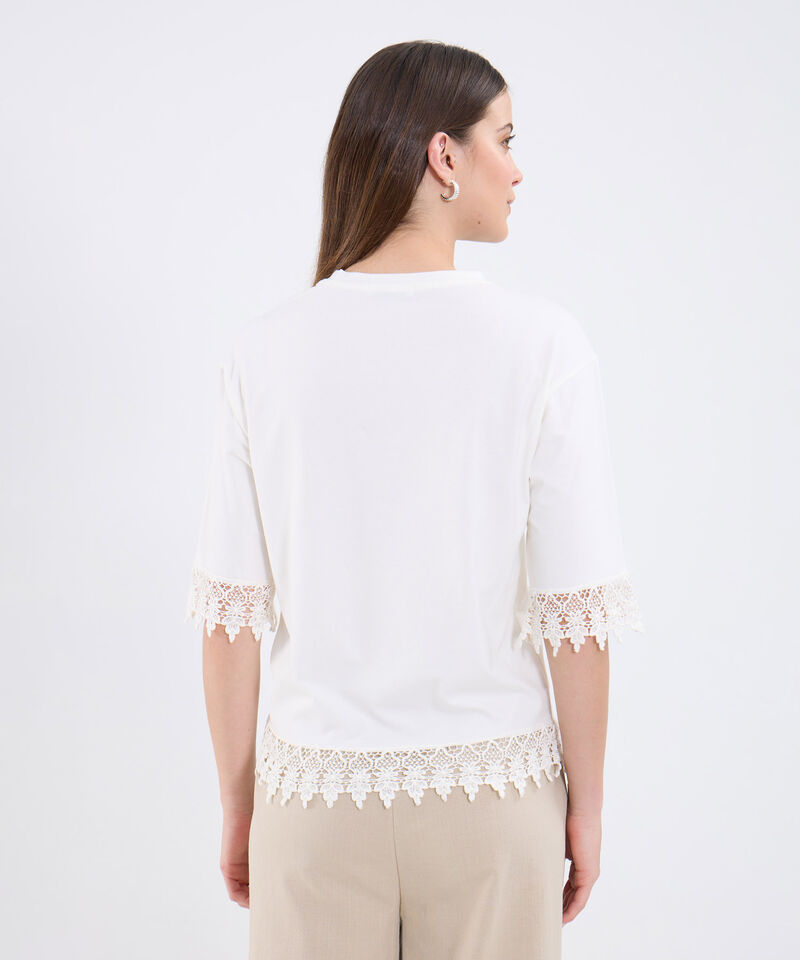 Camiseta Con Detalle