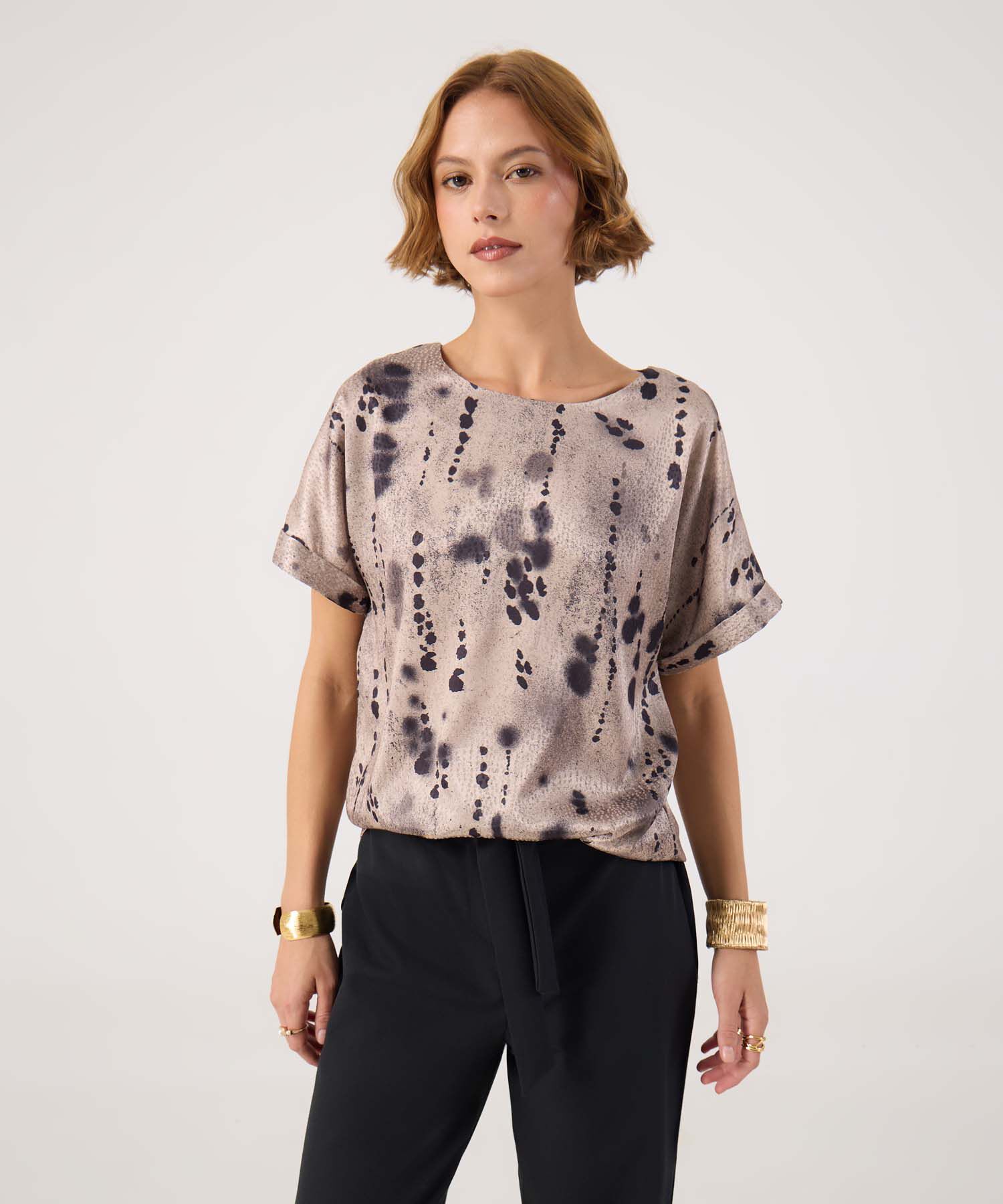 Blusa satinada manga corta 