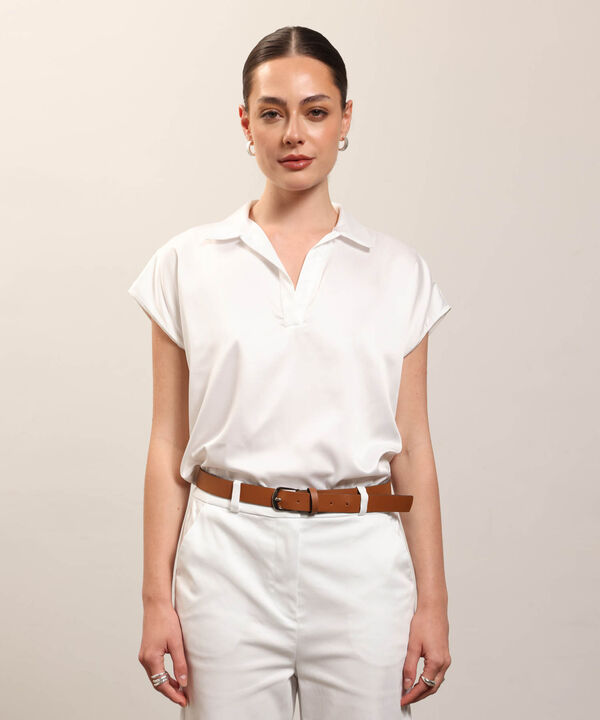 Blusa Satinada Escote en V image number null