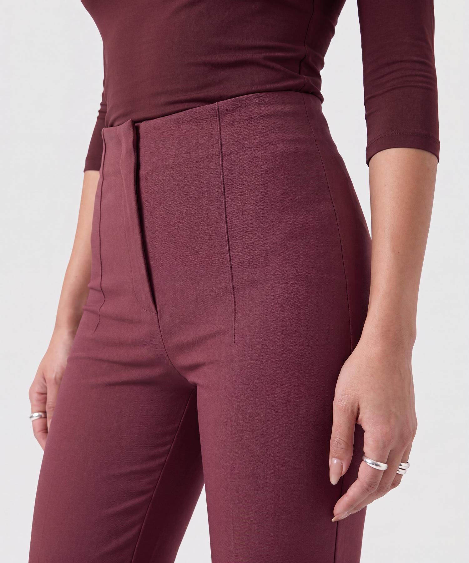 Pantal&oacute;n Slim De Tiro Alto Con Aberturas