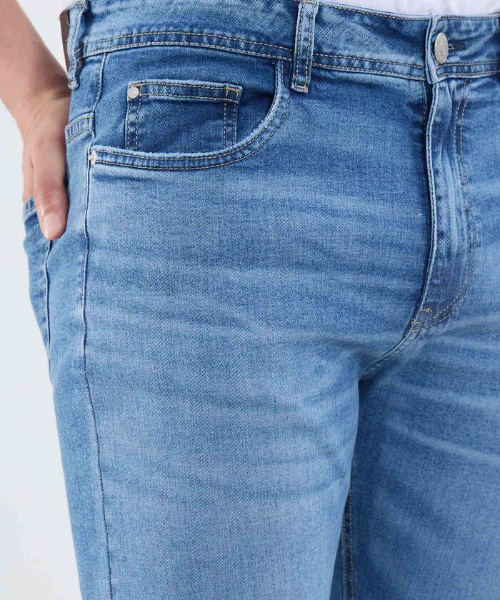 Jeans Regular Con Desgastes