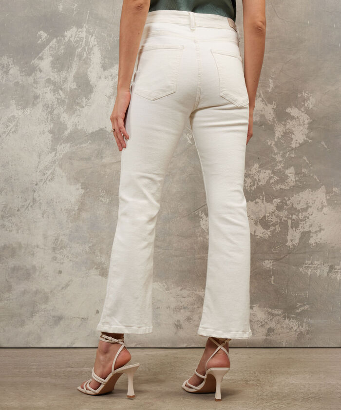 Jean Cropped Flare Tono Off White