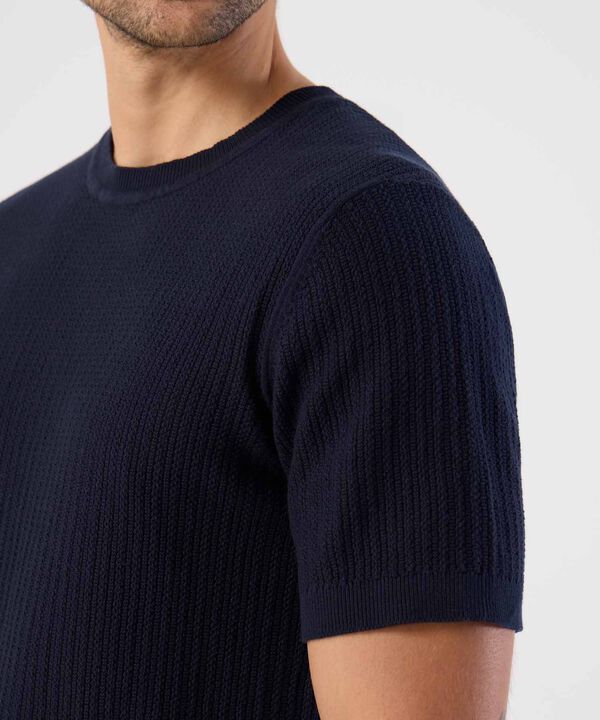 Camiseta Texturizada Cuello Redondo 