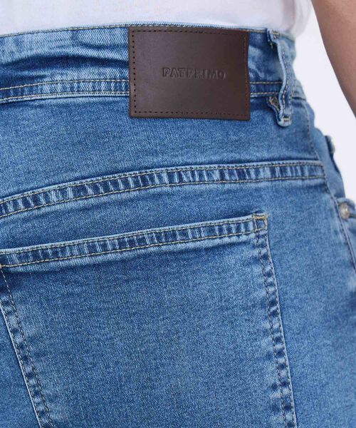 Jeans Regular Con Desgastes