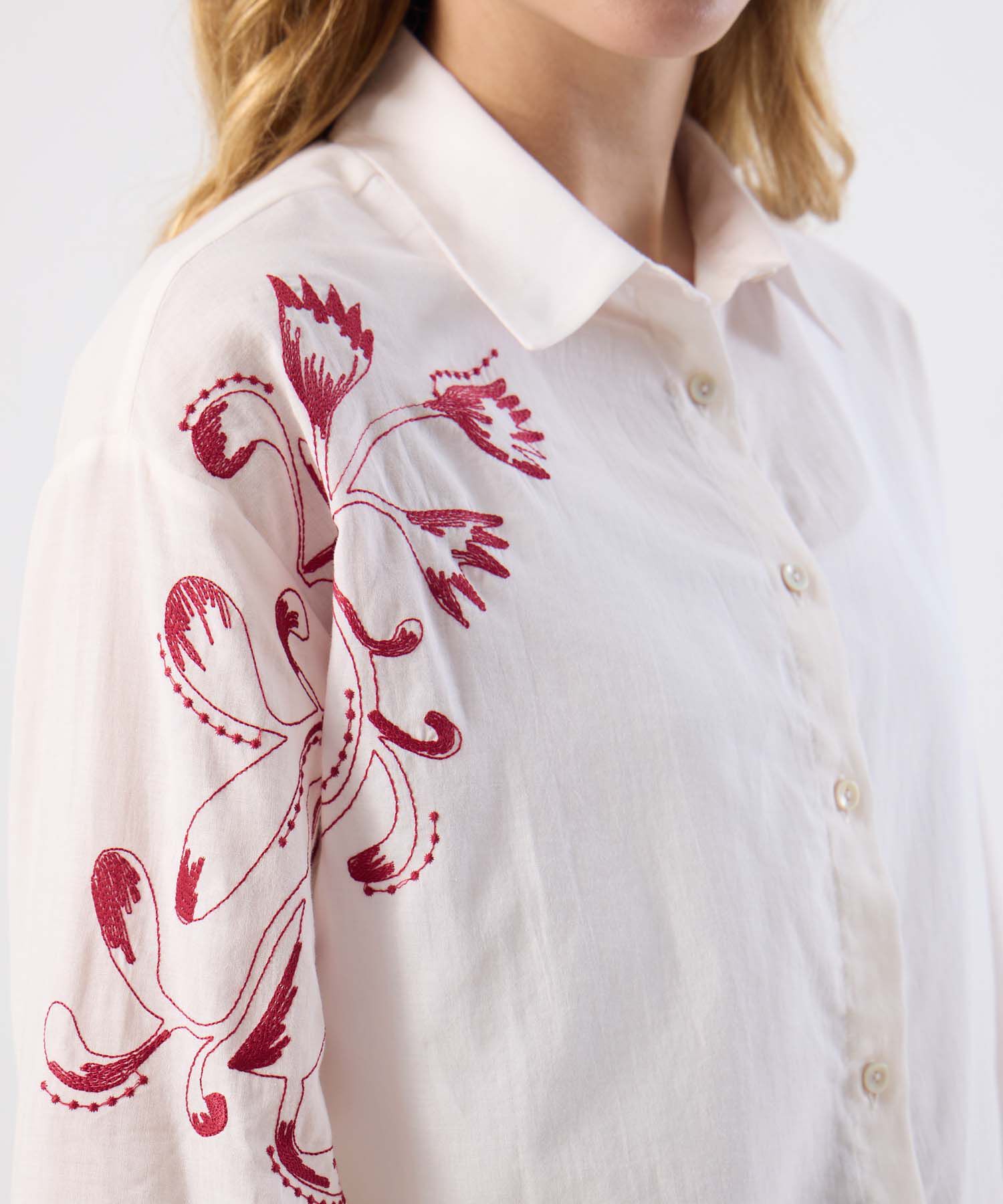 Camisa Larga Cl&aacute;sica Con Dise&ntilde;o Para Mujer