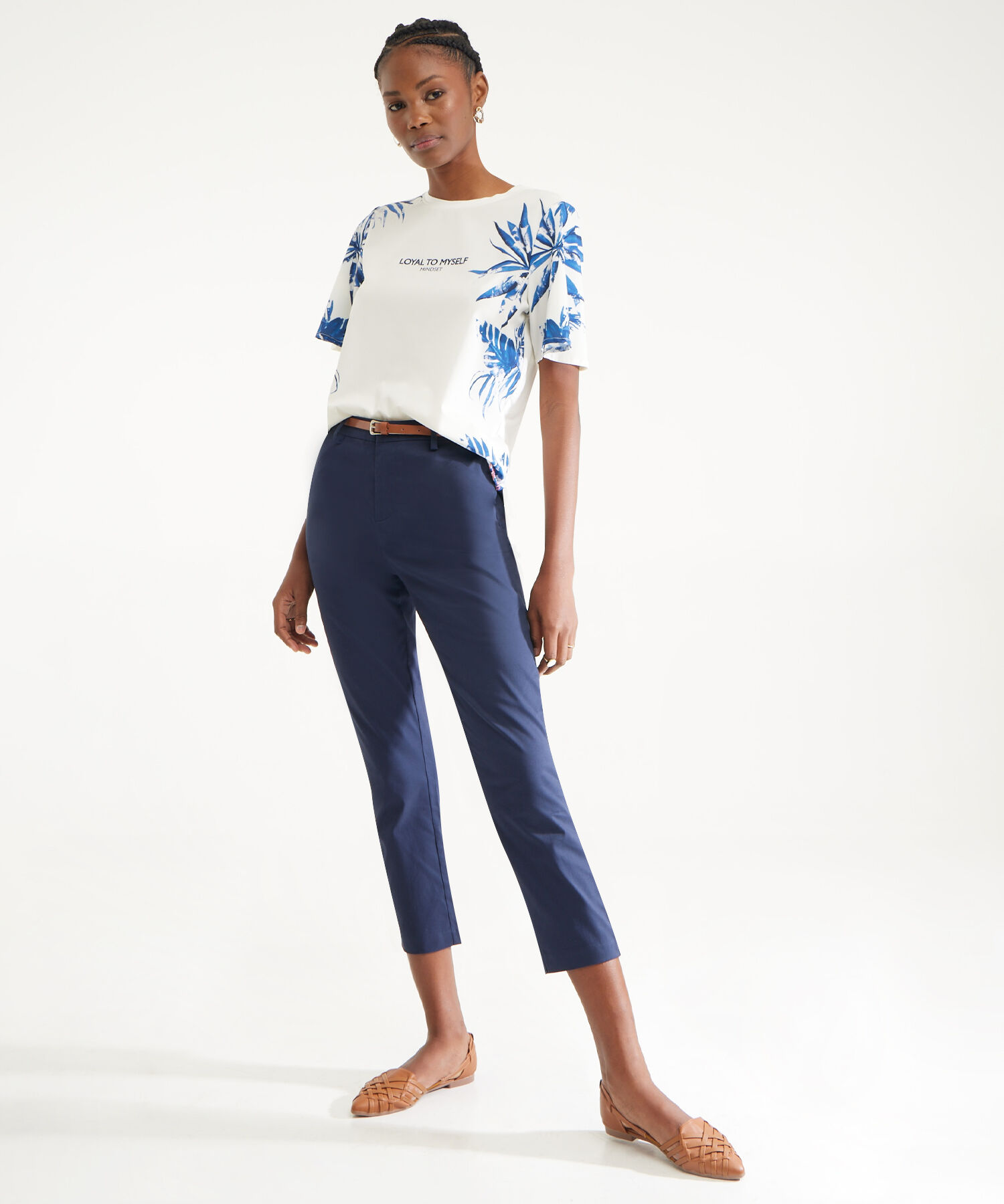 Pantalón Chino Unicolor Con Cinturón